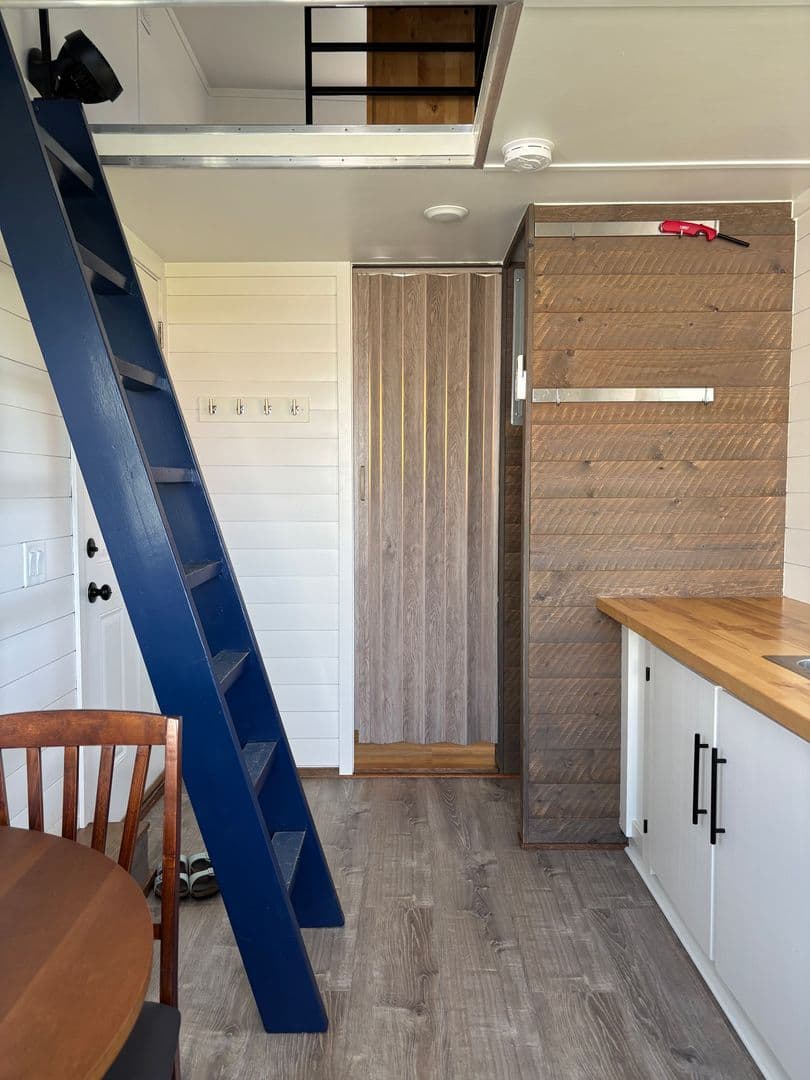 Sherburn Apartment: 301 South Prairie street
