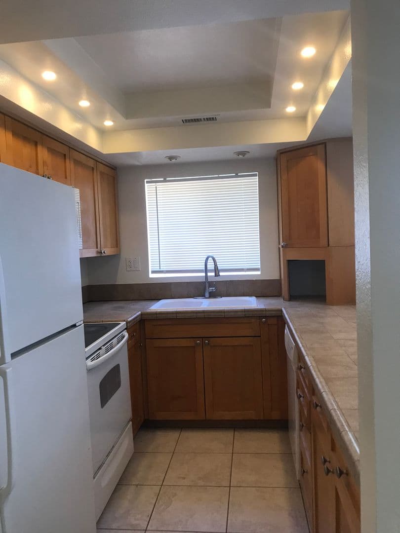Phoenix Condo: 1808 N 32nd St, #101