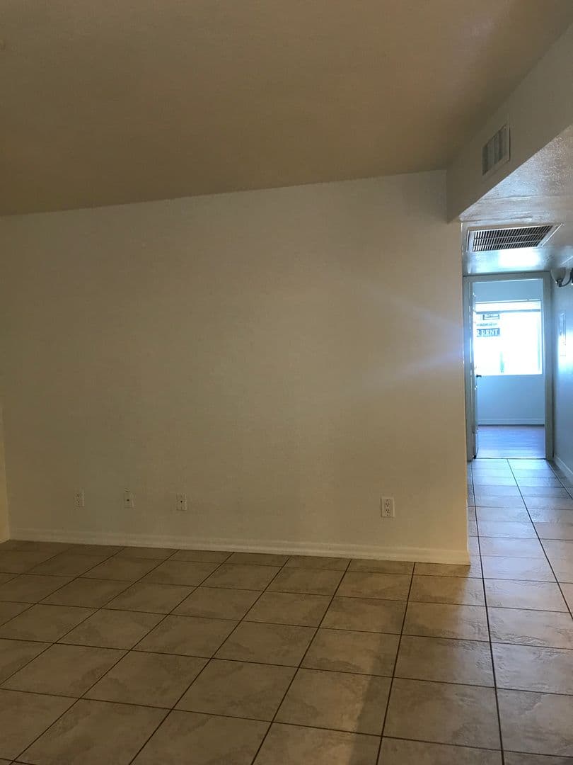 Phoenix Condo: 1808 N 32nd St, #101