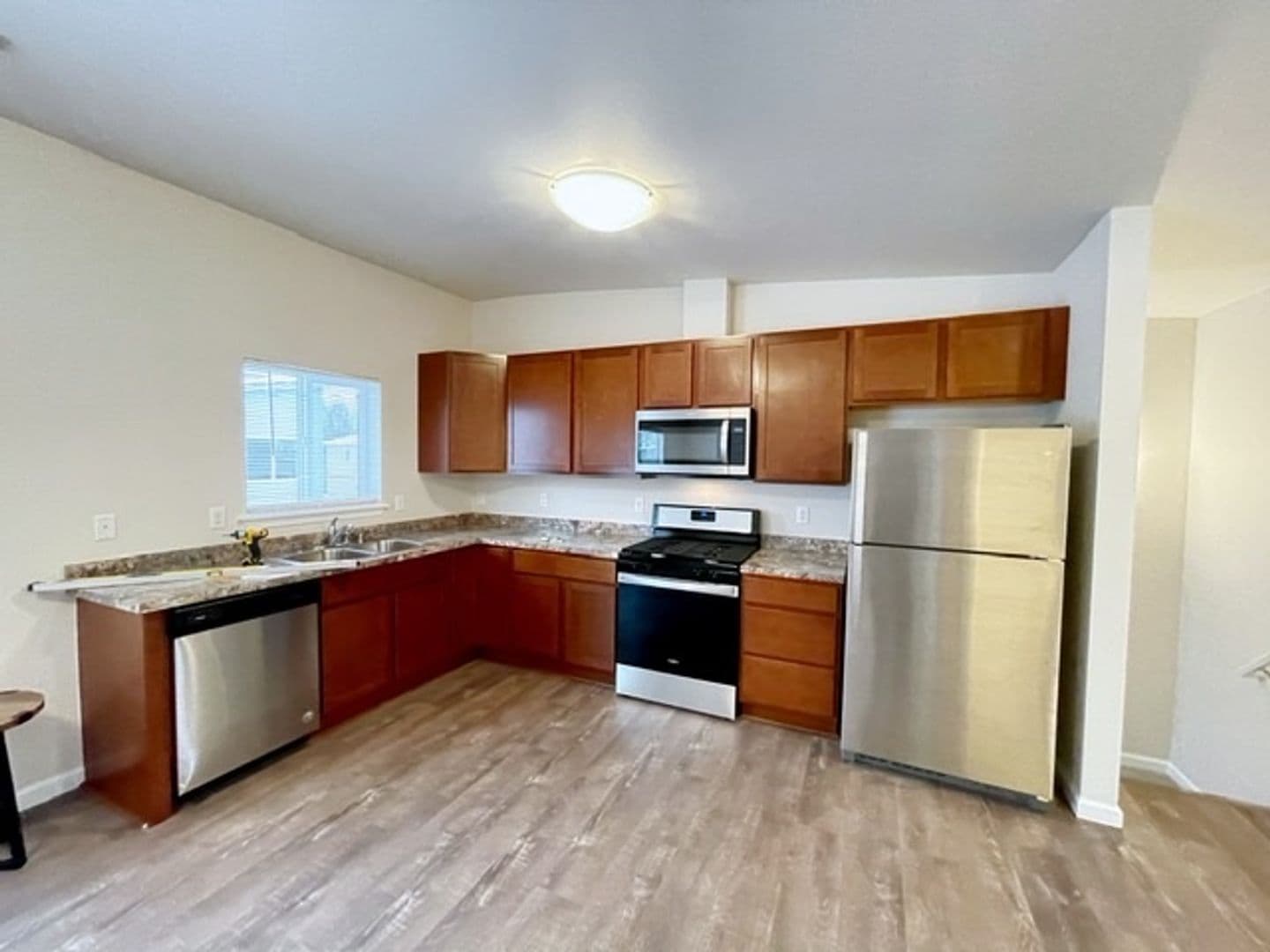 Anchorage Apartment: 131, 133, 135, 137 Willow View Circle