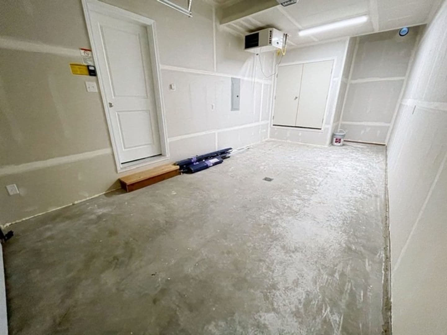 Anchorage Apartment: 131, 133, 135, 137 Willow View Circle