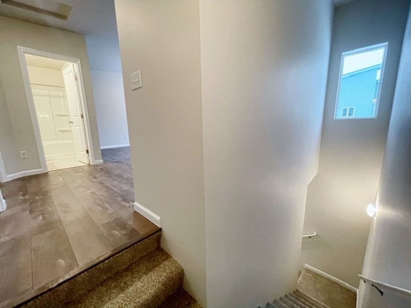 Anchorage Apartment: 131, 133, 135, 137 Willow View Circle