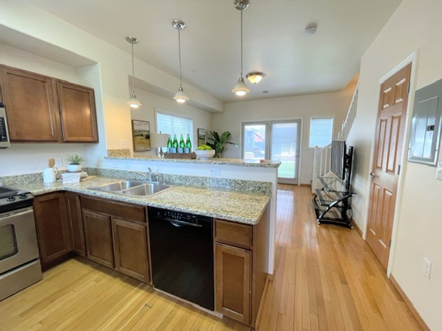 Anchorage Apartment: 221-243 W 13th Ave