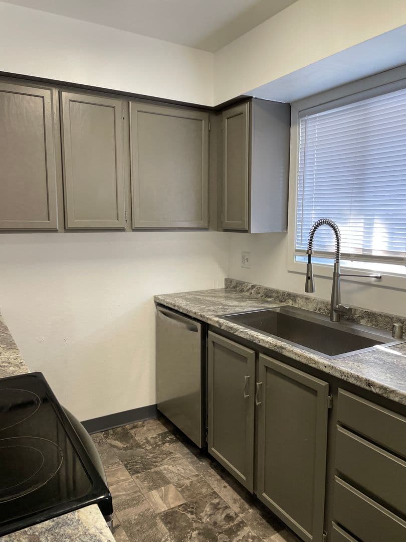 Anchorage Apartment: 917 E 12th Avenue