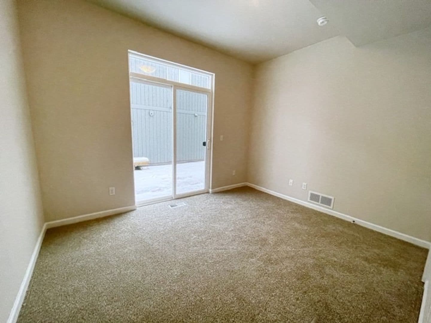 Anchorage Apartment: 131, 133, 135, 137 Willow View Circle