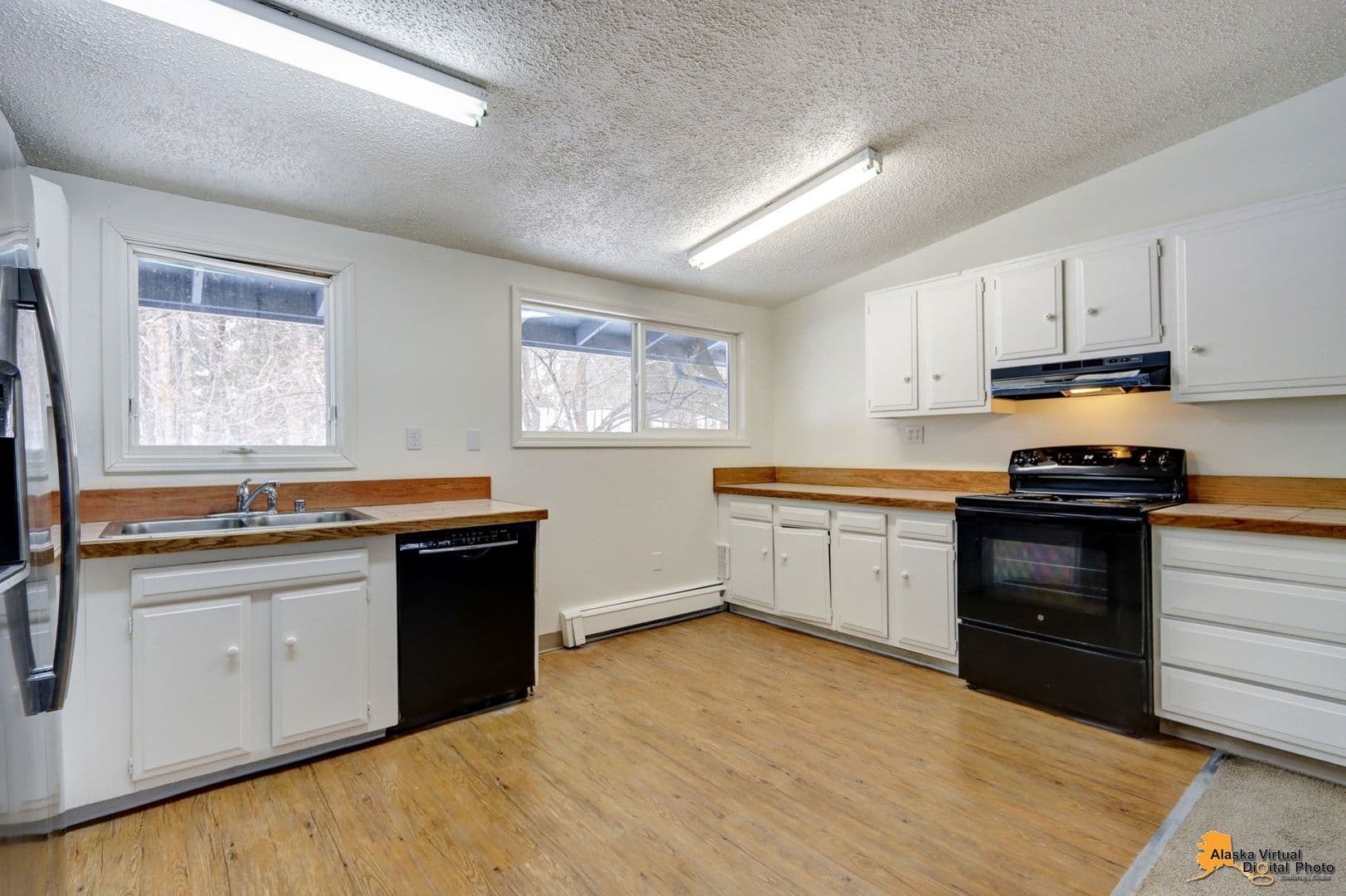 Anchorage Apartment: 3004 Doris Street