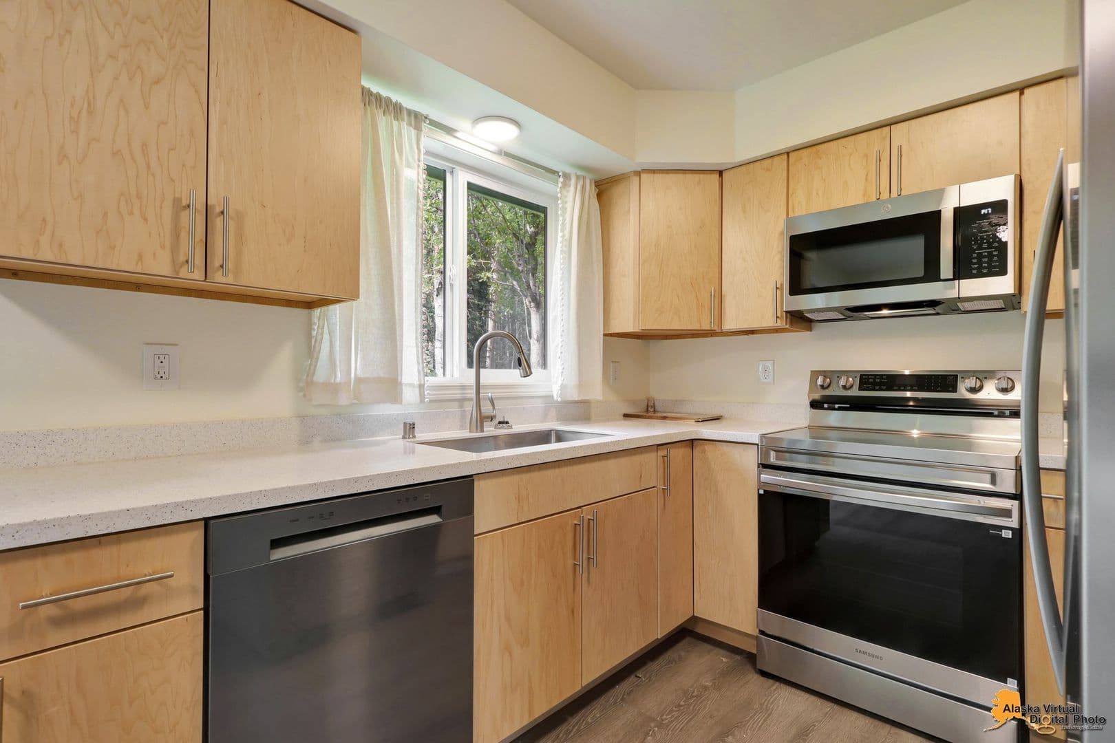 Anchorage House: 13910 Specking Avenue