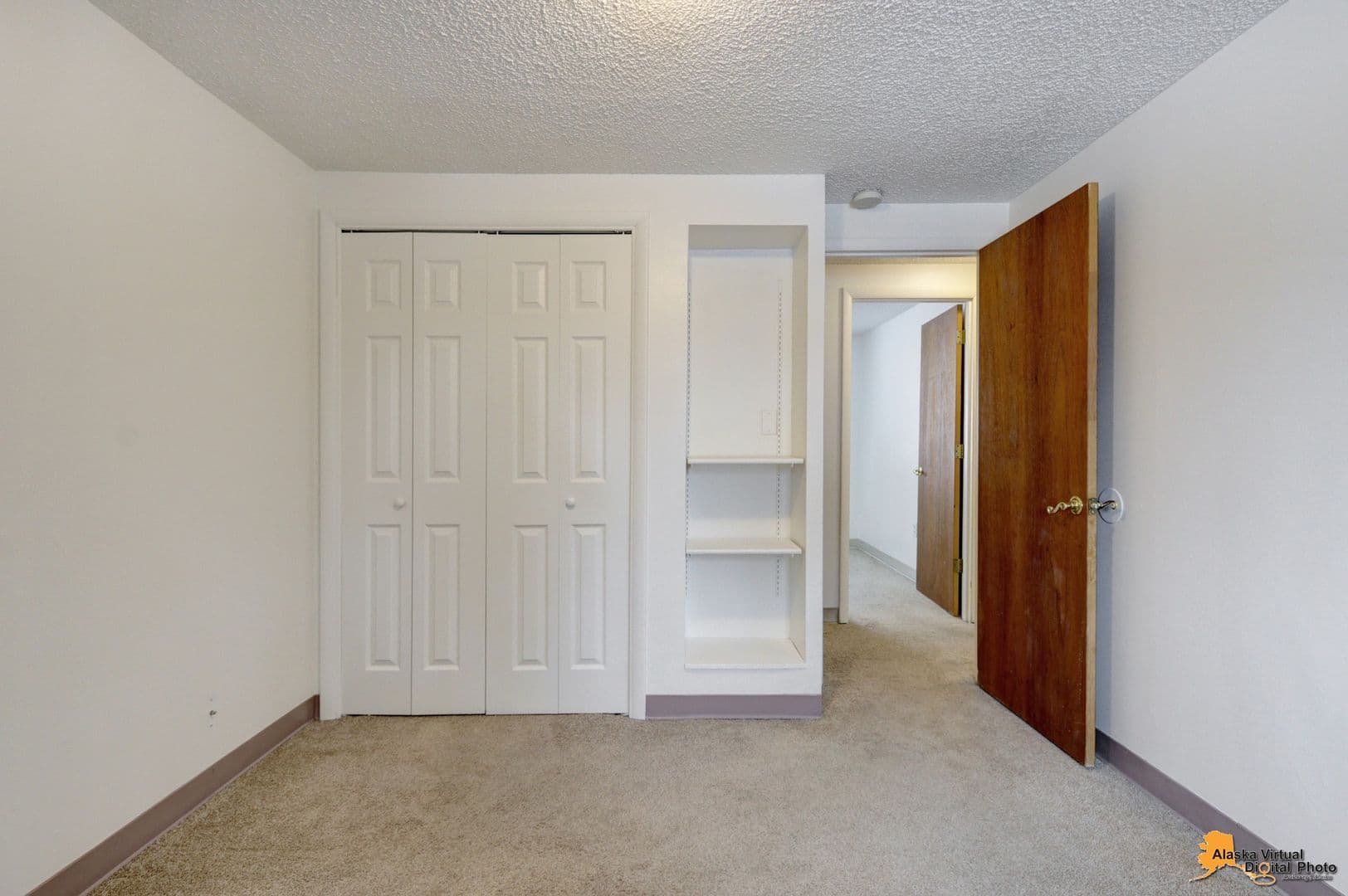 Anchorage Apartment: 3004 Doris Street