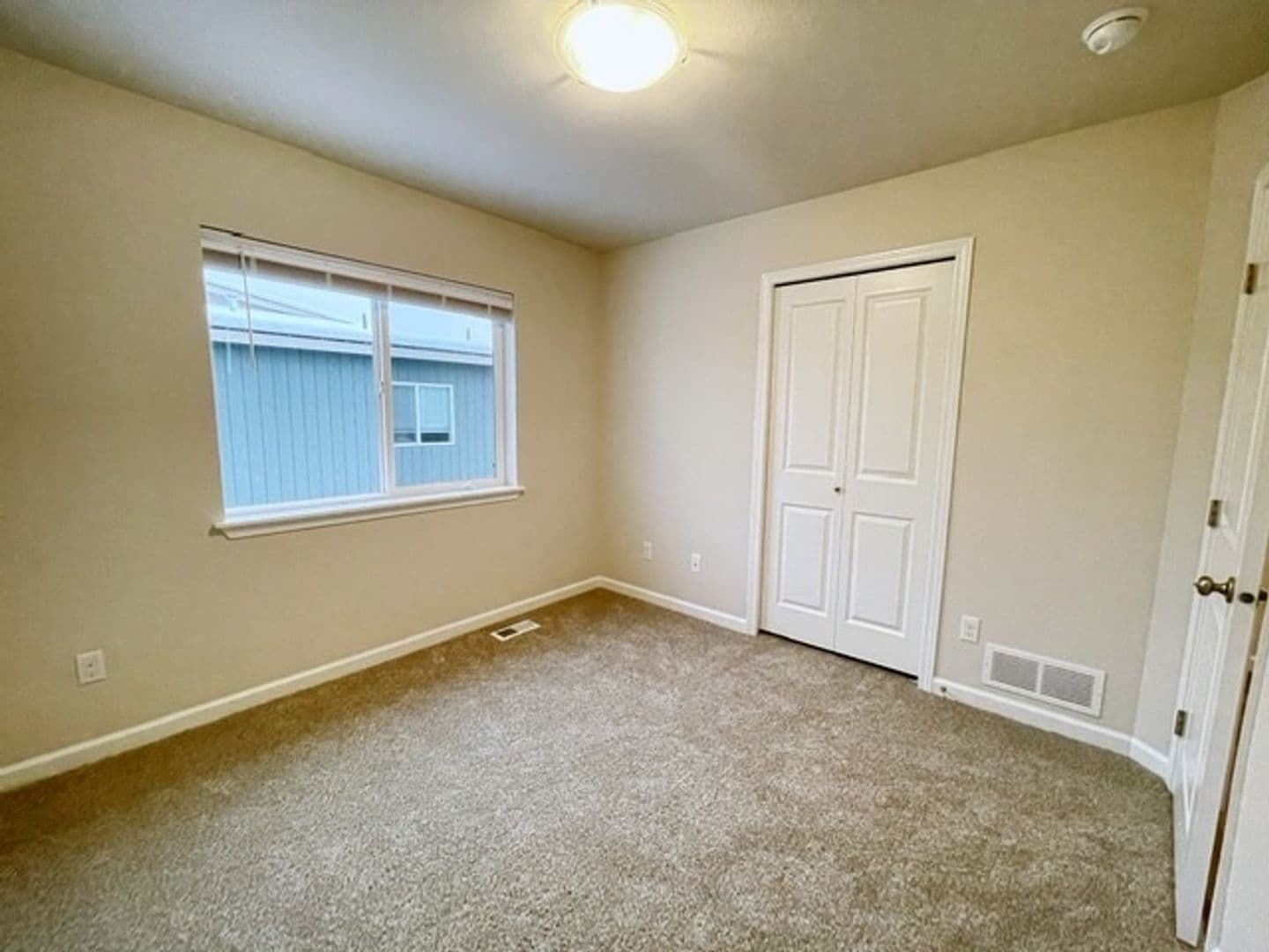 Anchorage Apartment: 131, 133, 135, 137 Willow View Circle