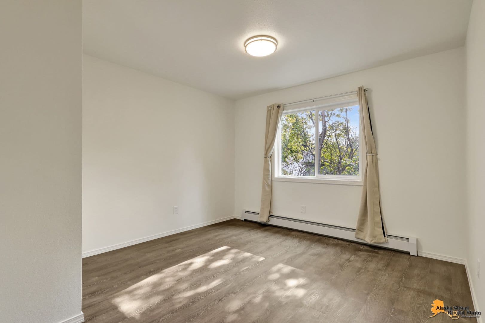 Anchorage House: 13910 Specking Avenue