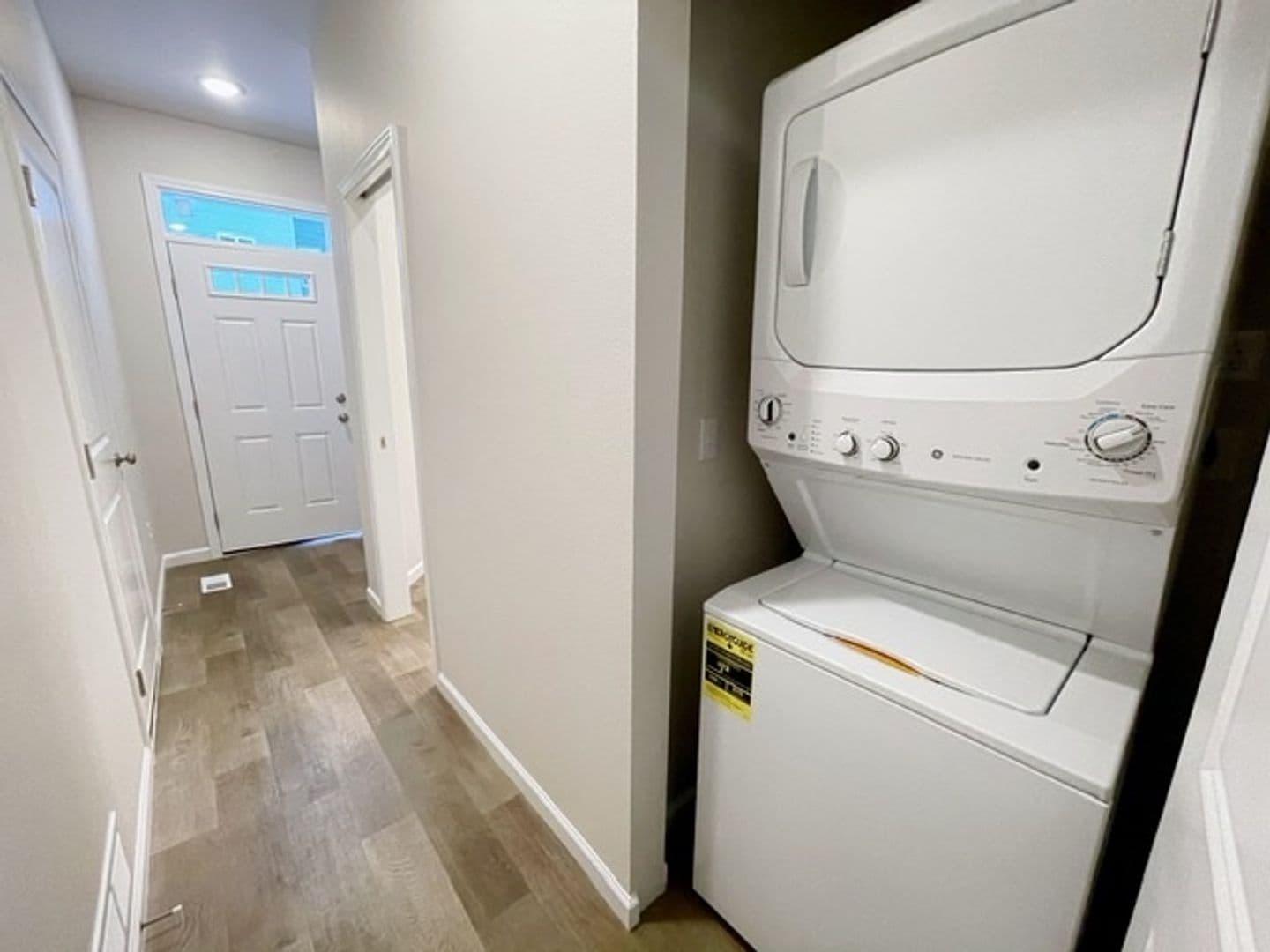 Anchorage Apartment: 131, 133, 135, 137 Willow View Circle