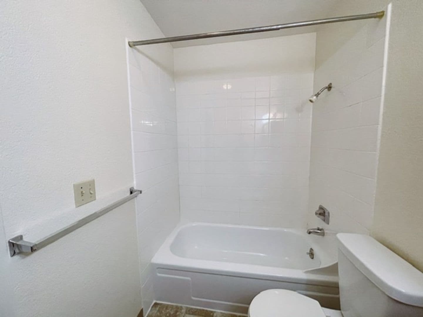 Anchorage Apartment: 926 W 26th Avenue