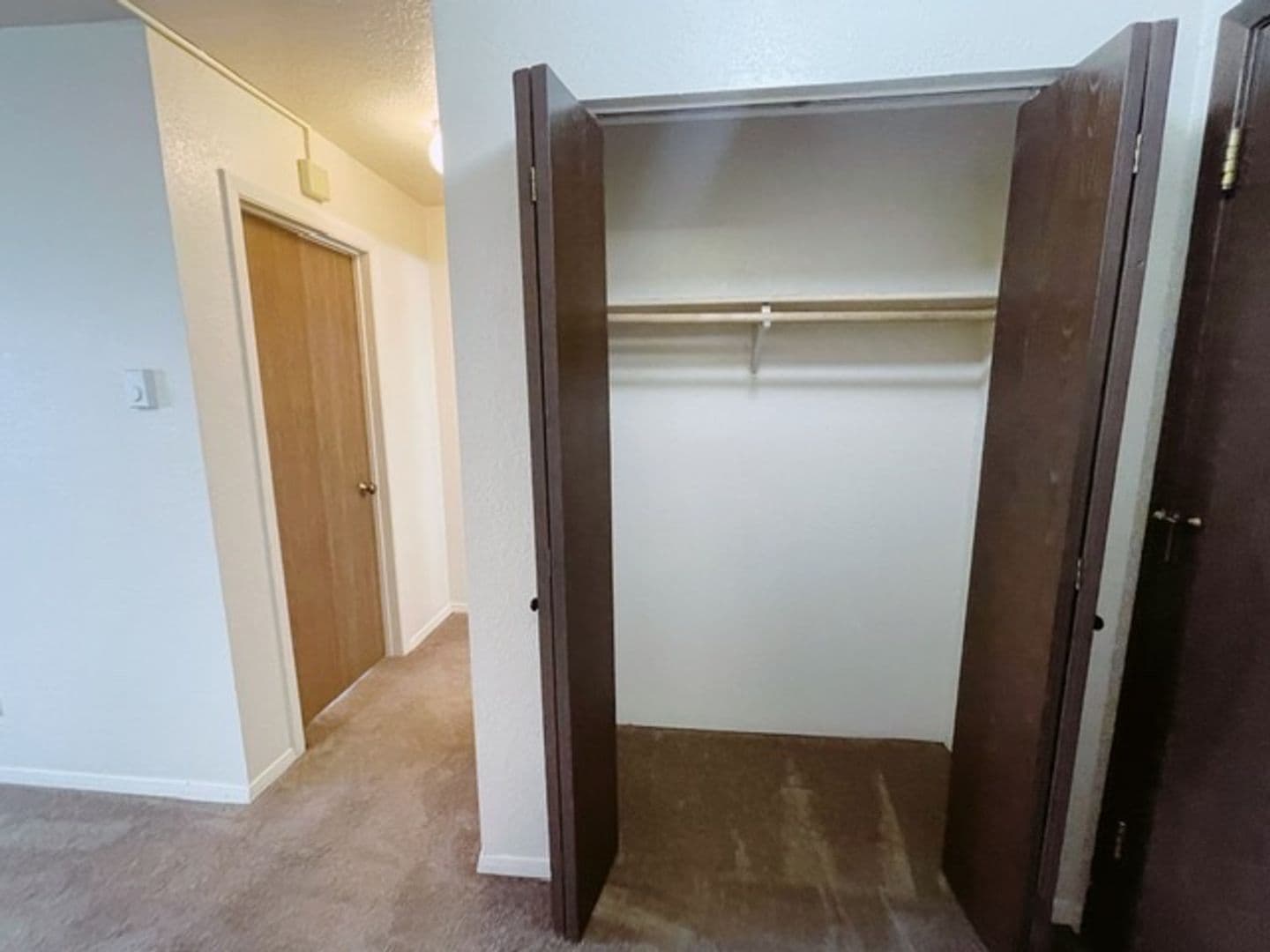 Anchorage Apartment: 926 W 26th Avenue