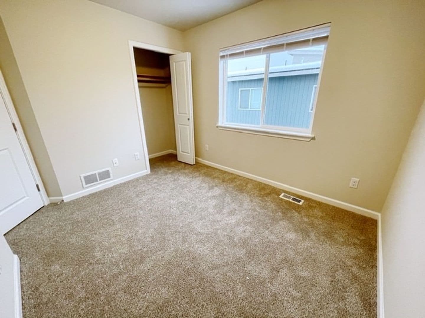 Anchorage Apartment: 131, 133, 135, 137 Willow View Circle