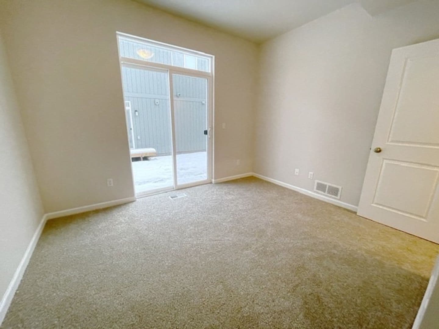 Anchorage Apartment: 131, 133, 135, 137 Willow View Circle