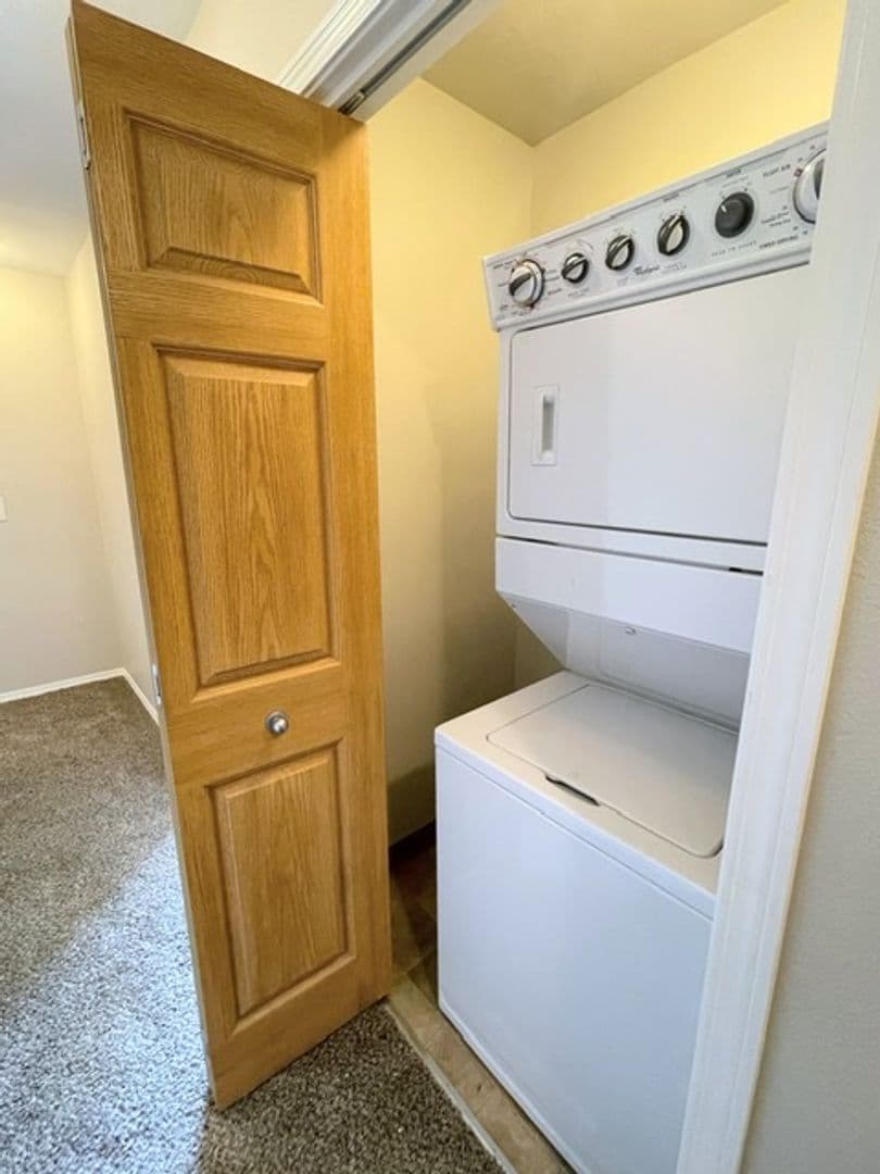 Anchorage Apartment: 221-243 W 13th Ave