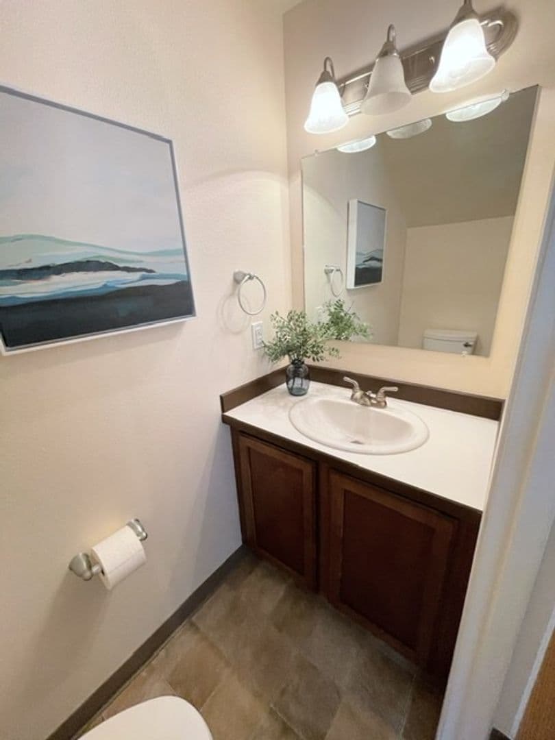 Anchorage Apartment: 221-243 W 13th Ave