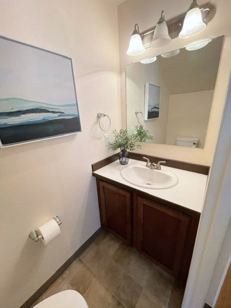 Anchorage Apartment: 221-243 W 13th Ave