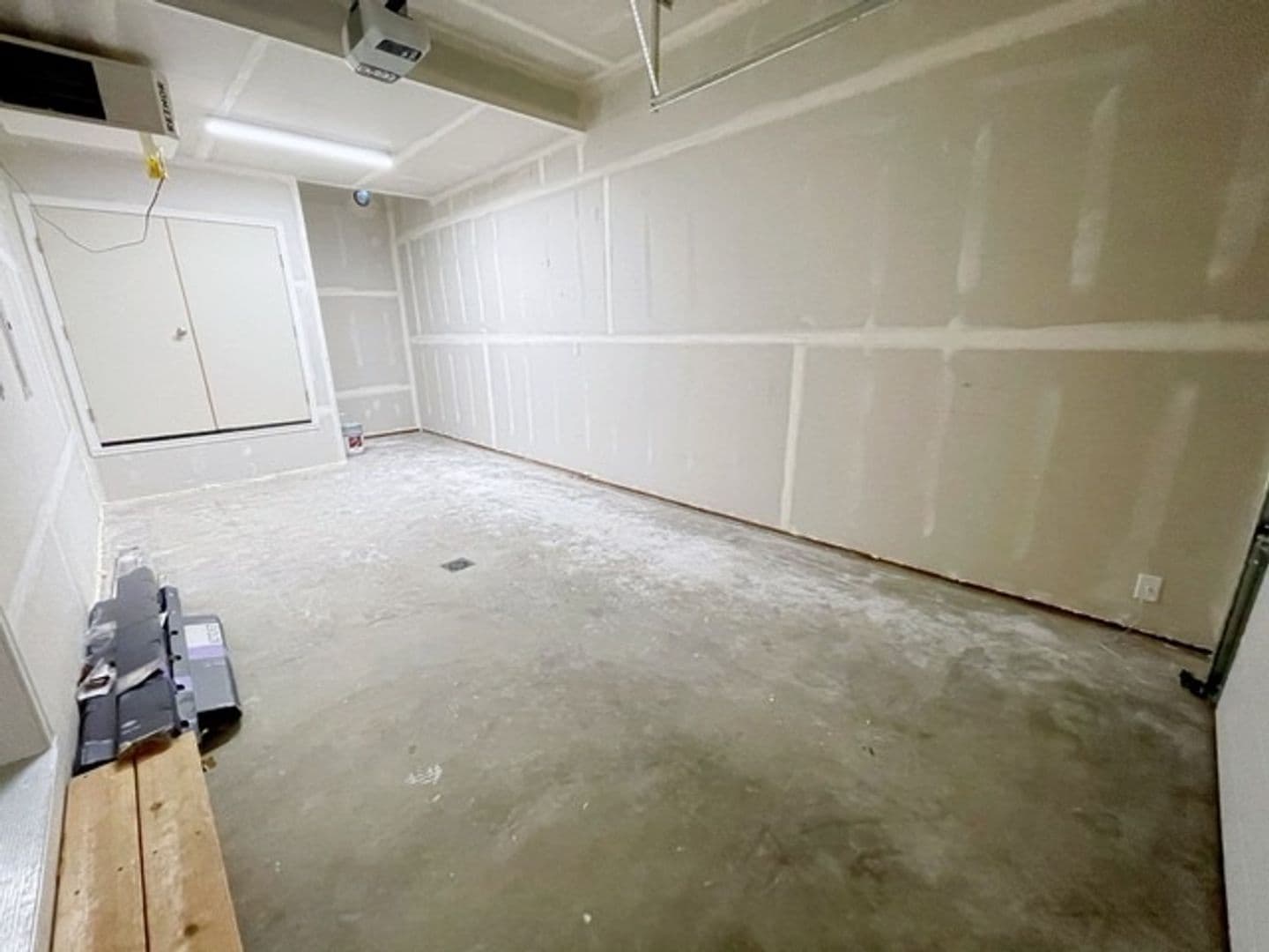 Anchorage Apartment: 131, 133, 135, 137 Willow View Circle