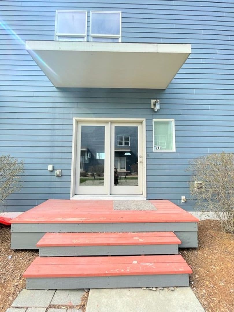 Anchorage Apartment: 221-243 W 13th Ave