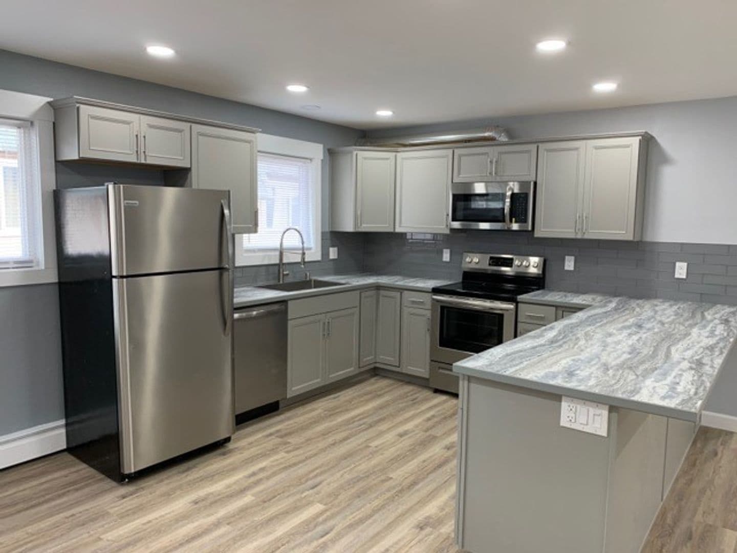 Anchorage Apartment: 923 E 12th Avenue