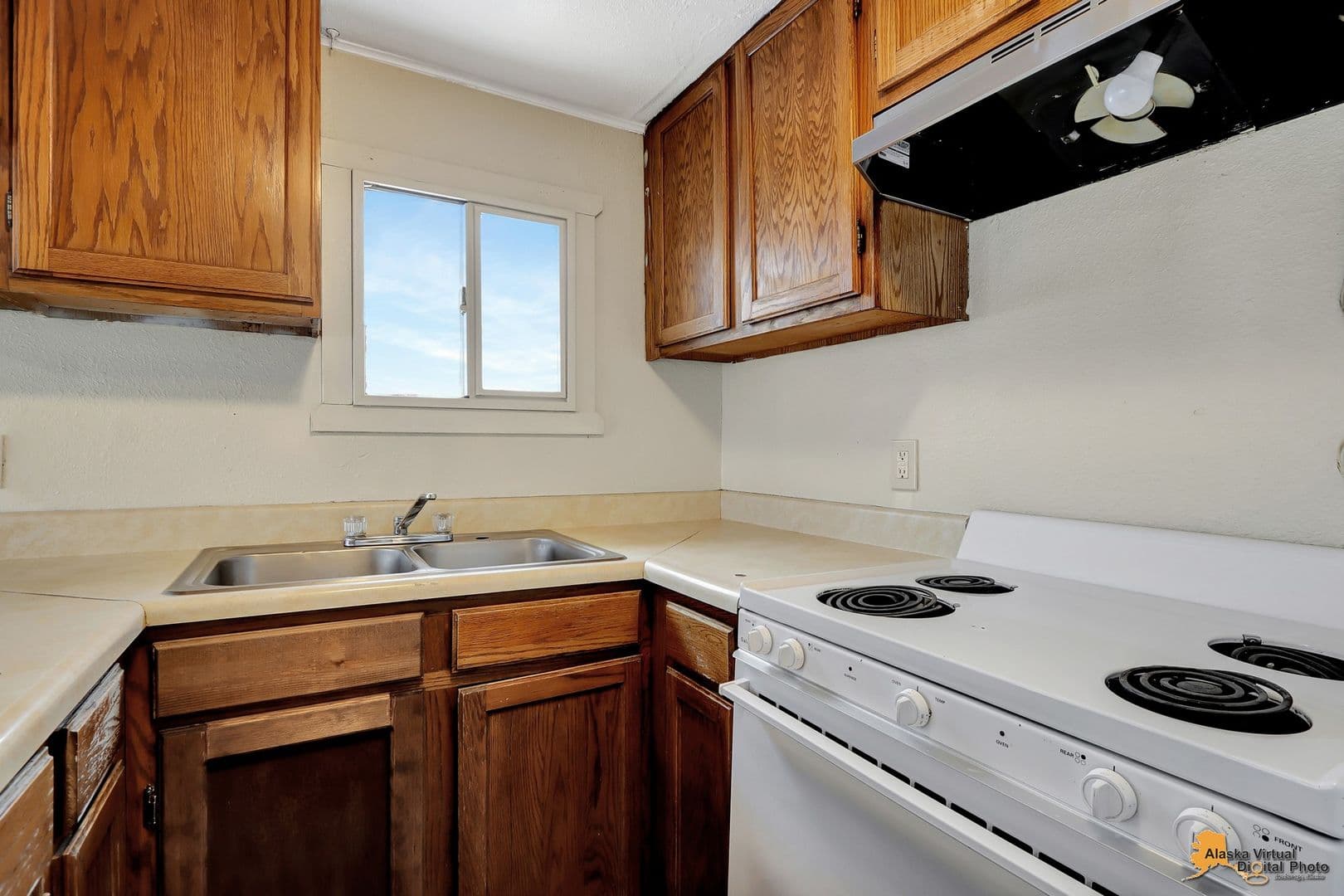 Anchorage Apartment: 8414 Duben Avenue