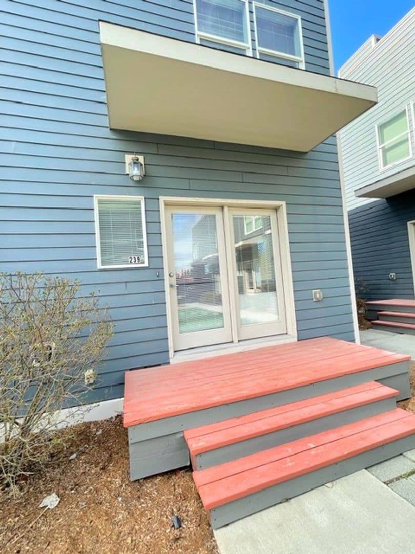 Anchorage Apartment: 221-243 W 13th Ave