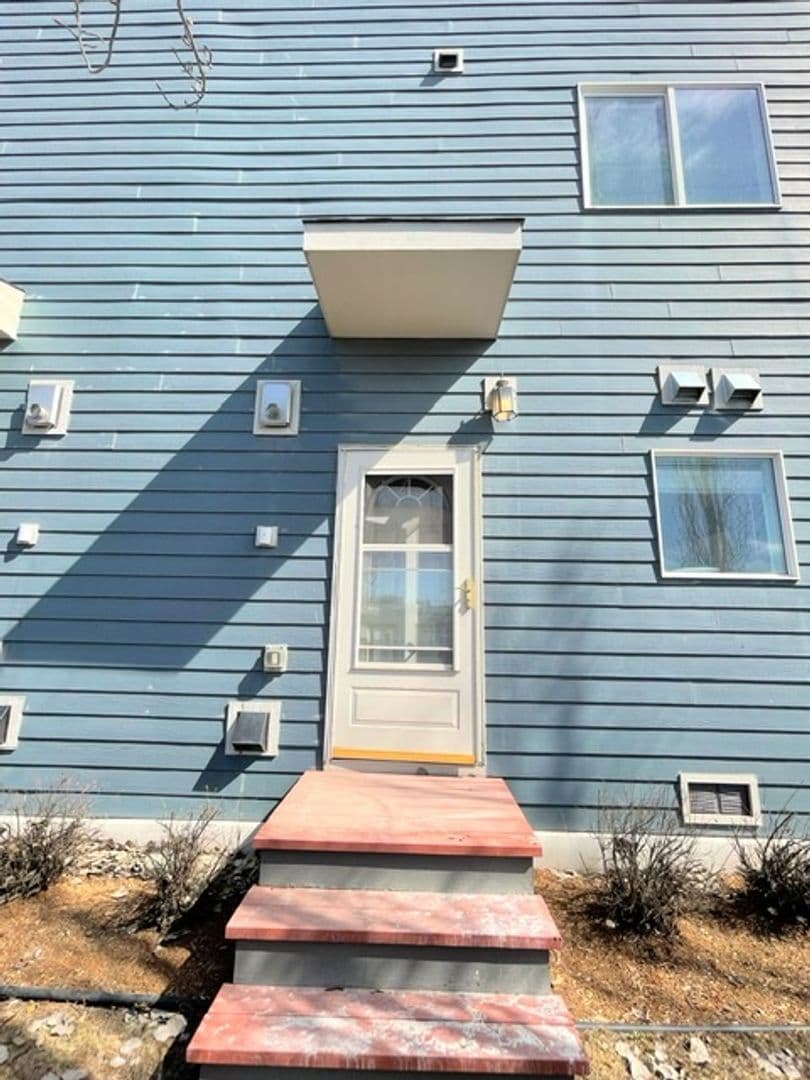 Anchorage Apartment: 221-243 W 13th Ave