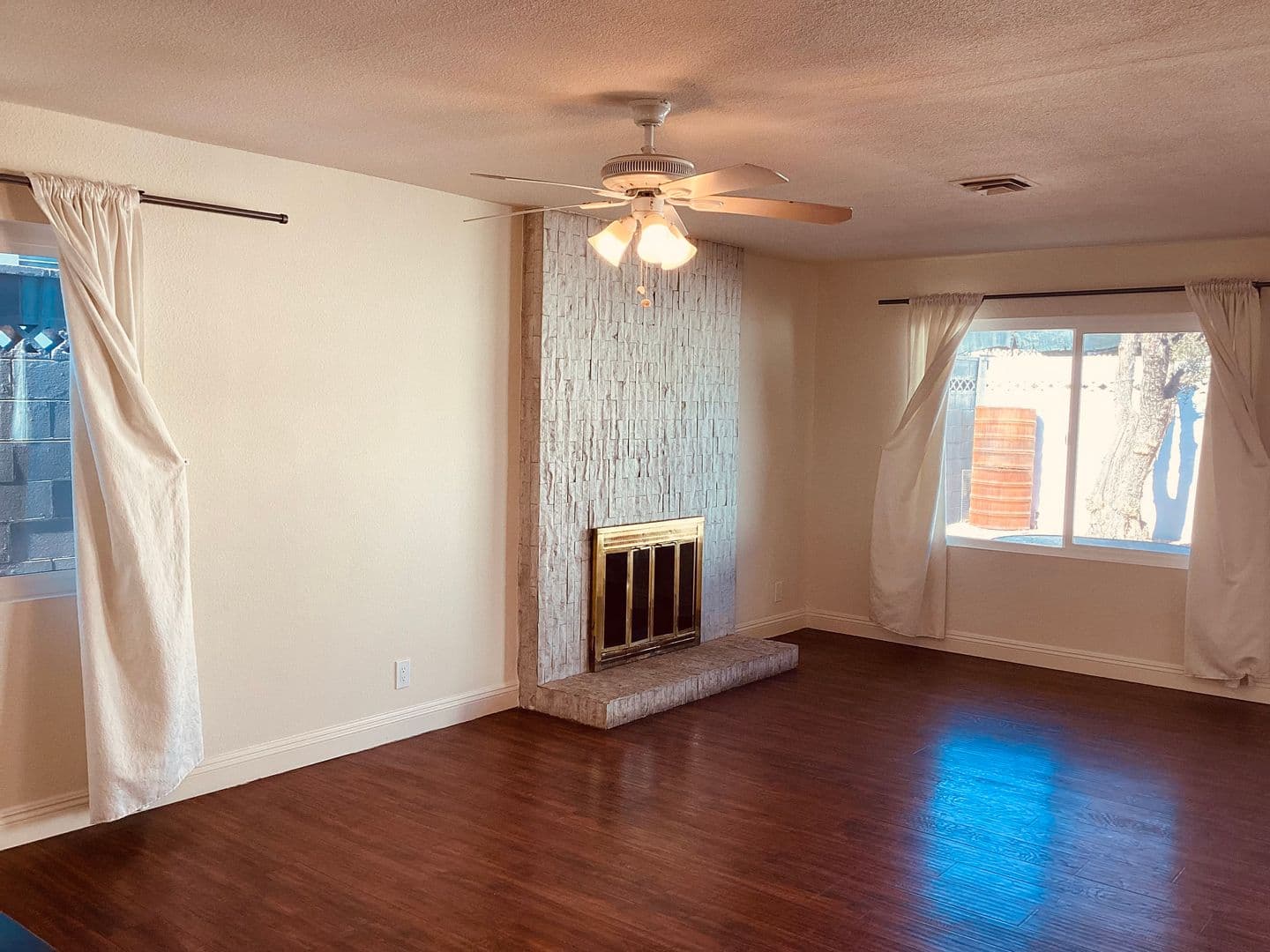 Las Vegas House: 545 Ellen Way