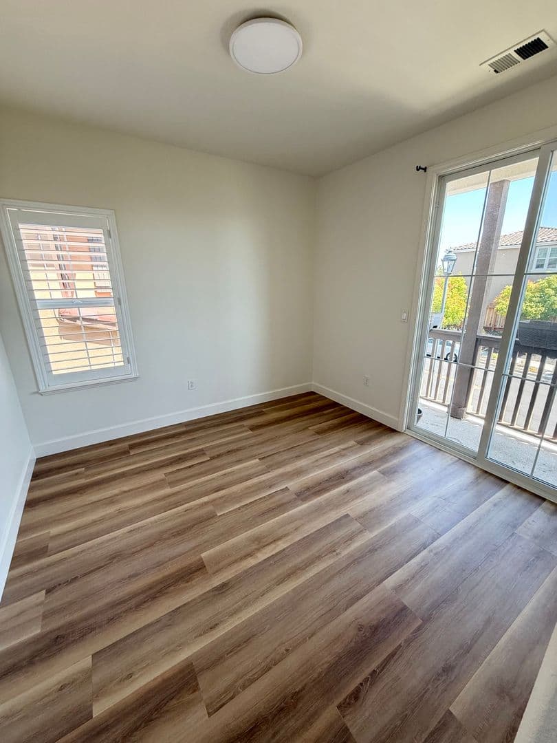Dublin House: 2327 Capistrello St