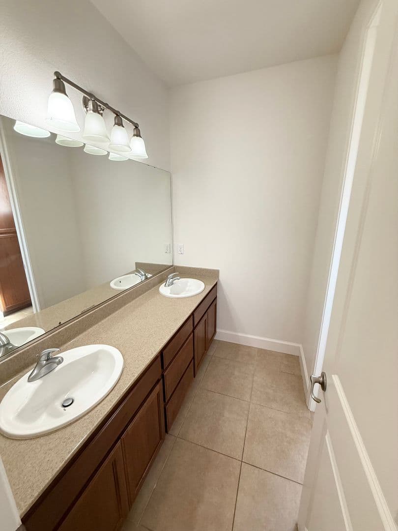 Dublin House: 2327 Capistrello St