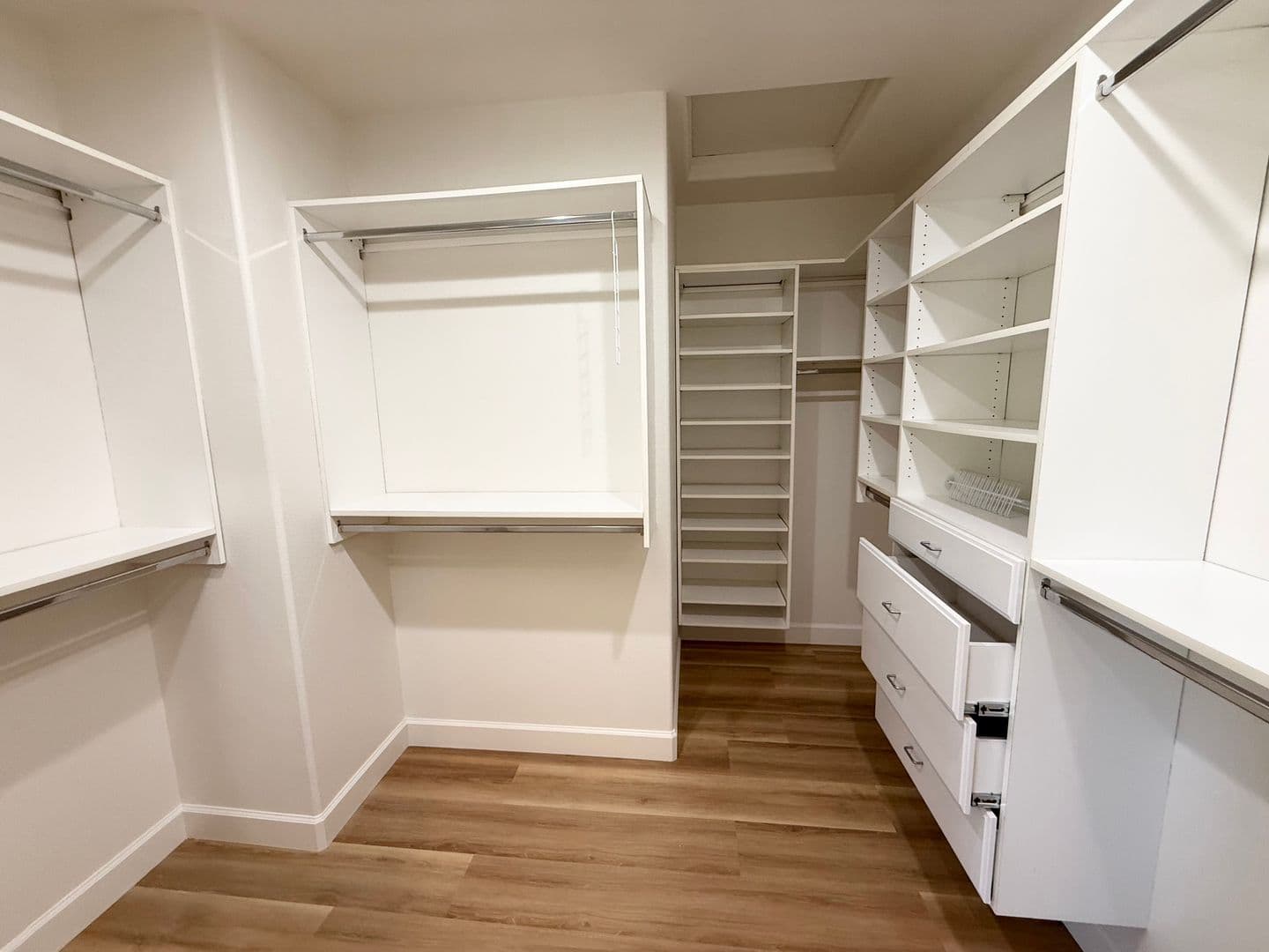 Dublin House: 2327 Capistrello St