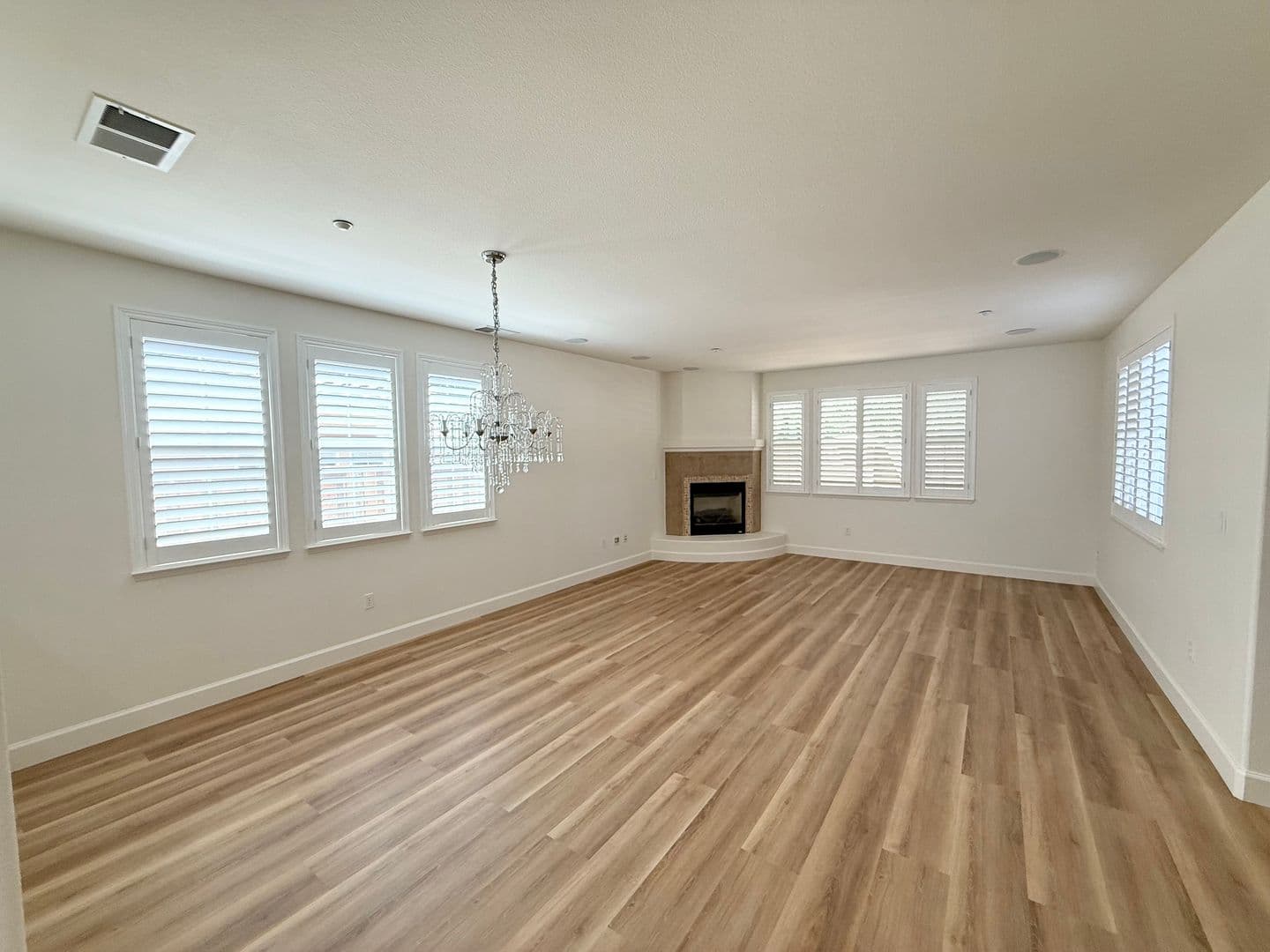 Dublin House: 2327 Capistrello St