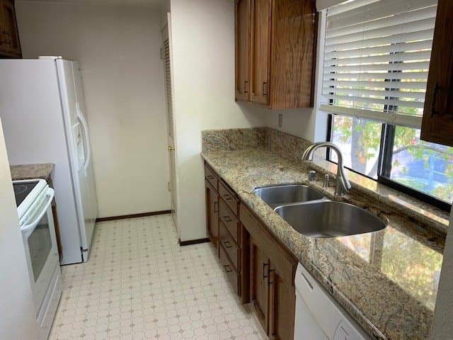 Pleasanton House: 3346 Smoketree Commons Dr.