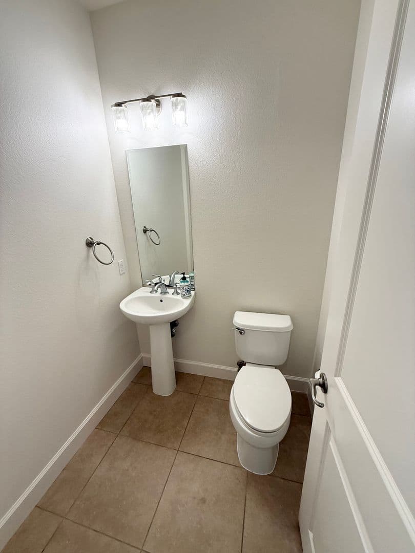Dublin House: 2327 Capistrello St