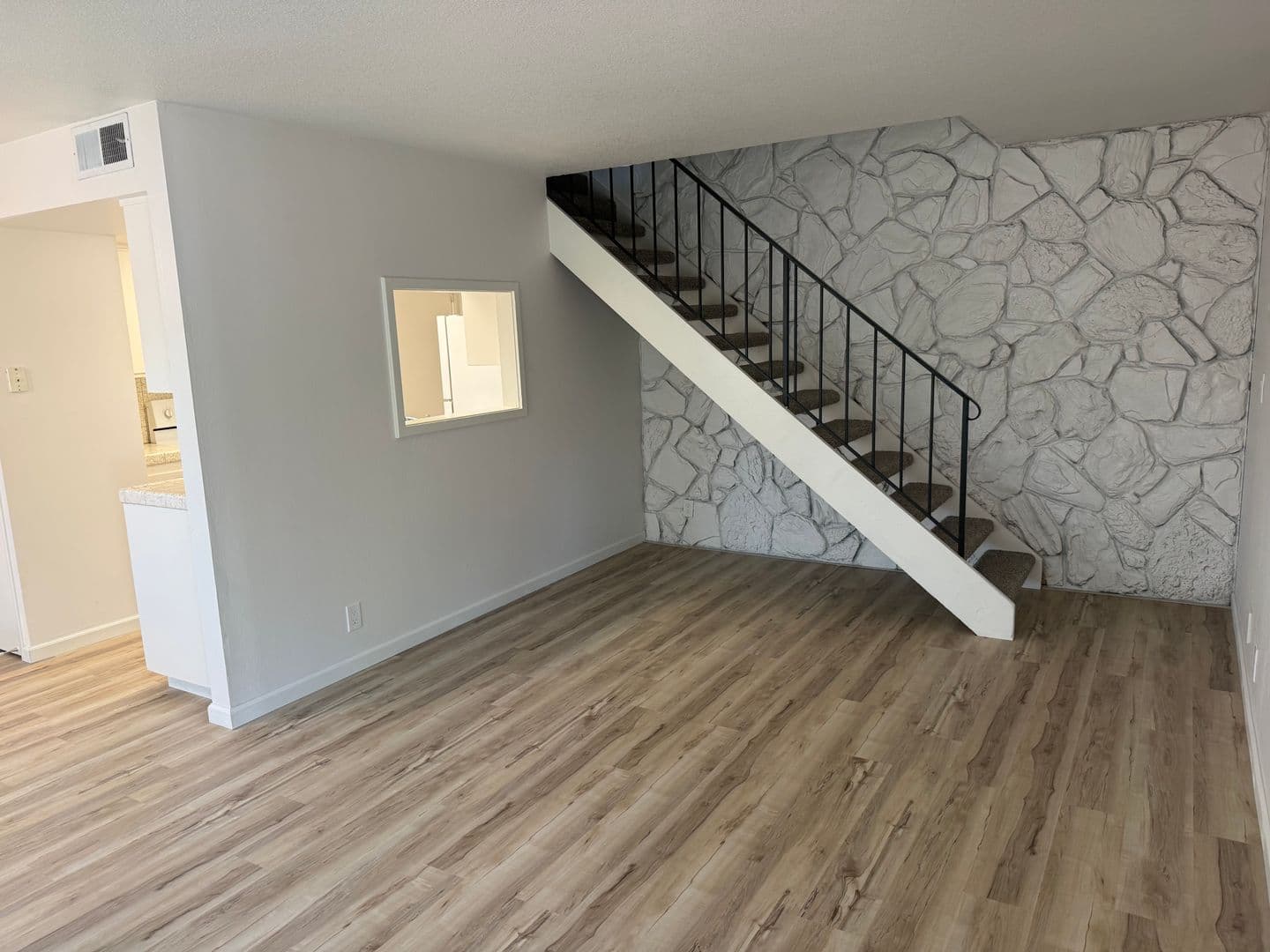 Brentwood House: 420 Chestnut St