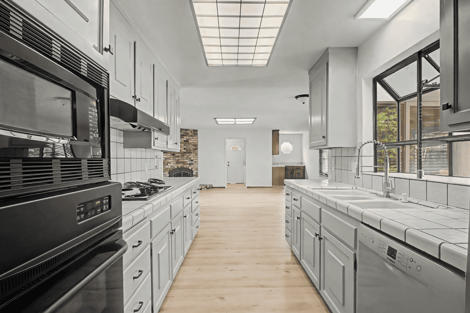 Pleasanton House: 5291 Crestline Way
