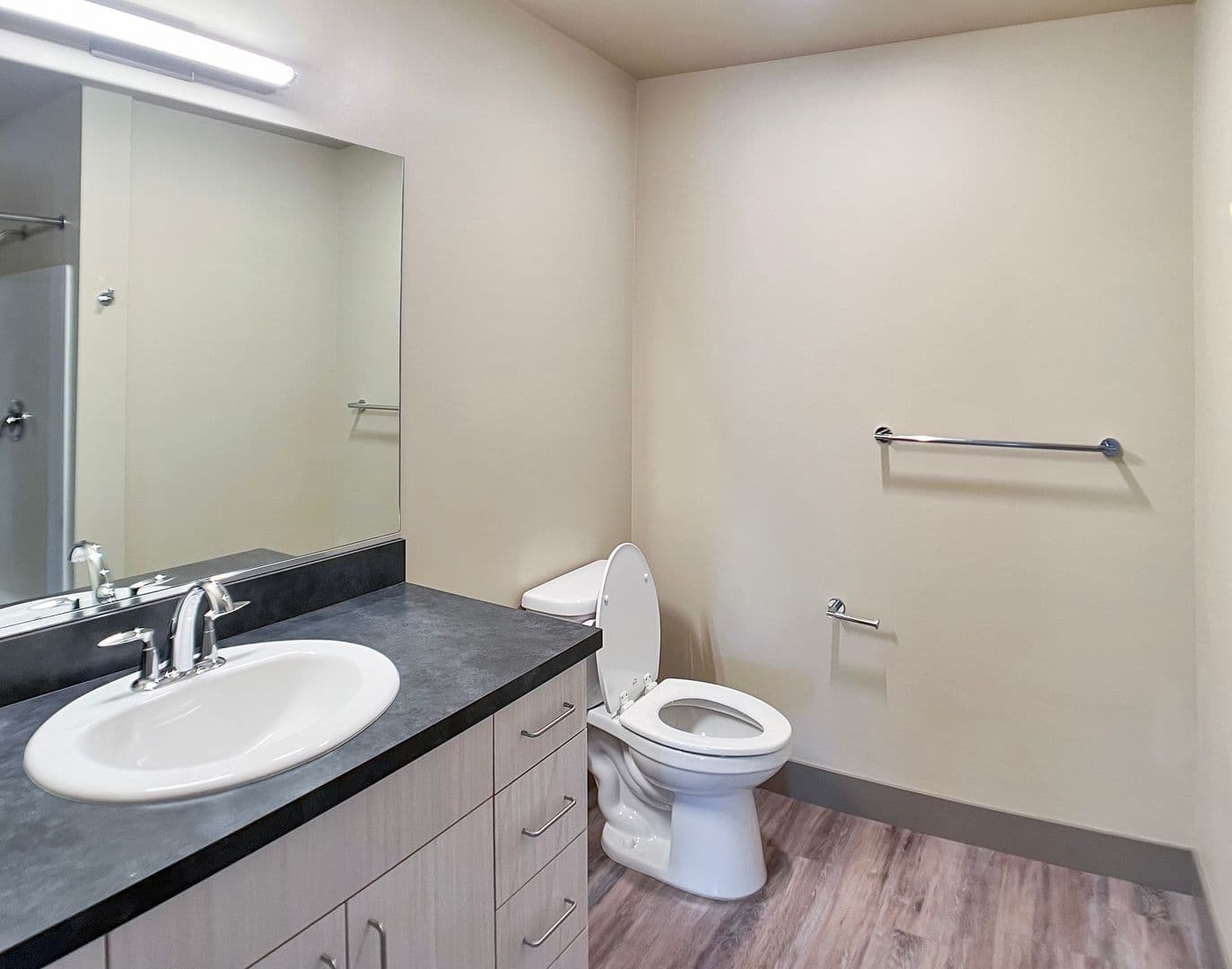 Coeur d Alene Apartment: 315 E Coeur d'Alene Lake Drive