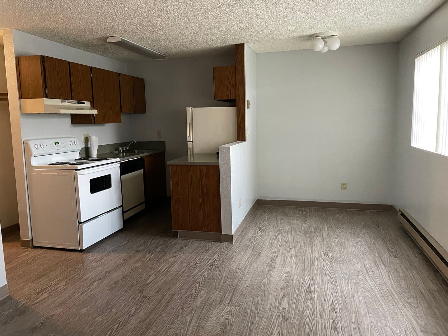 La Grande Apartment: 2310 E Q Ave - 41