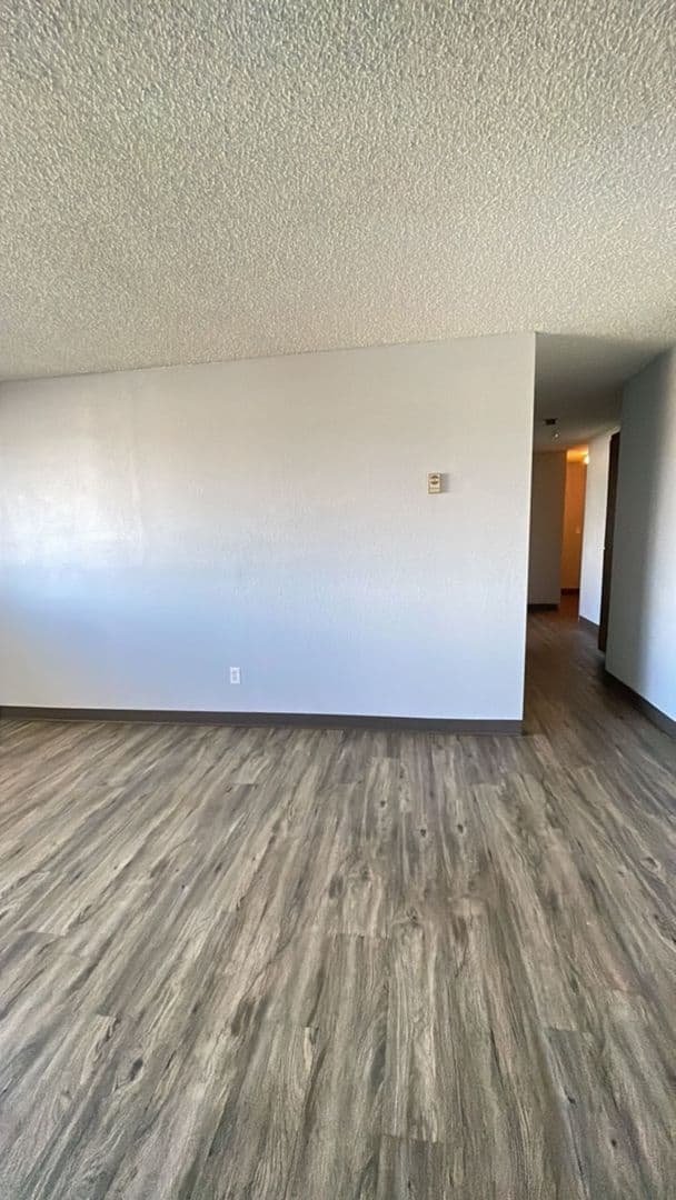 La Grande Apartment: 2310 E Q Ave - 13