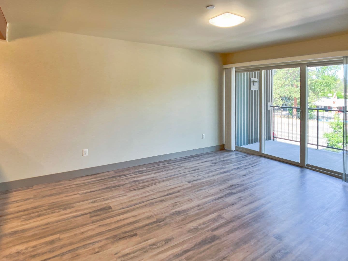 Coeur d Alene Apartment: 315 E Coeur d'Alene Lake Drive