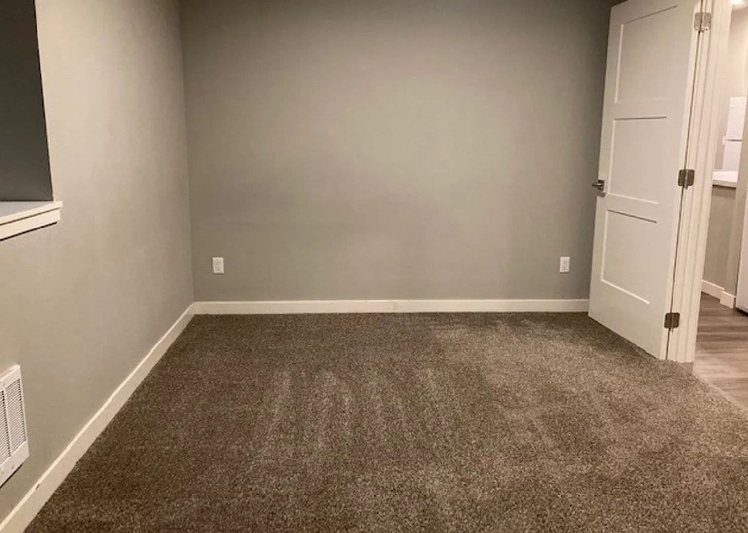 Coeur d'Alene Apartment: 1121 E Mullan Ave