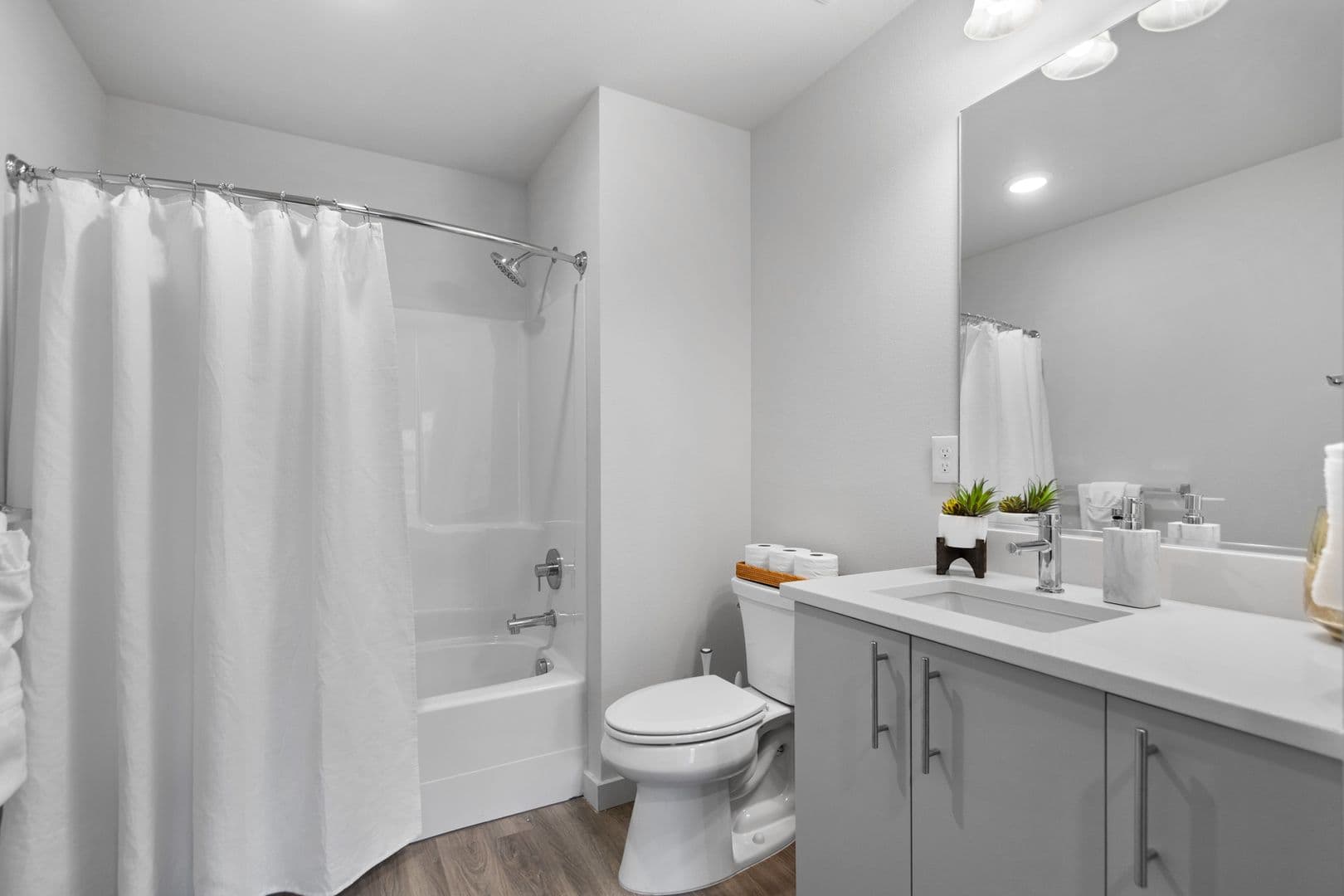 Spokane Apartment: 1520 S Rustle St