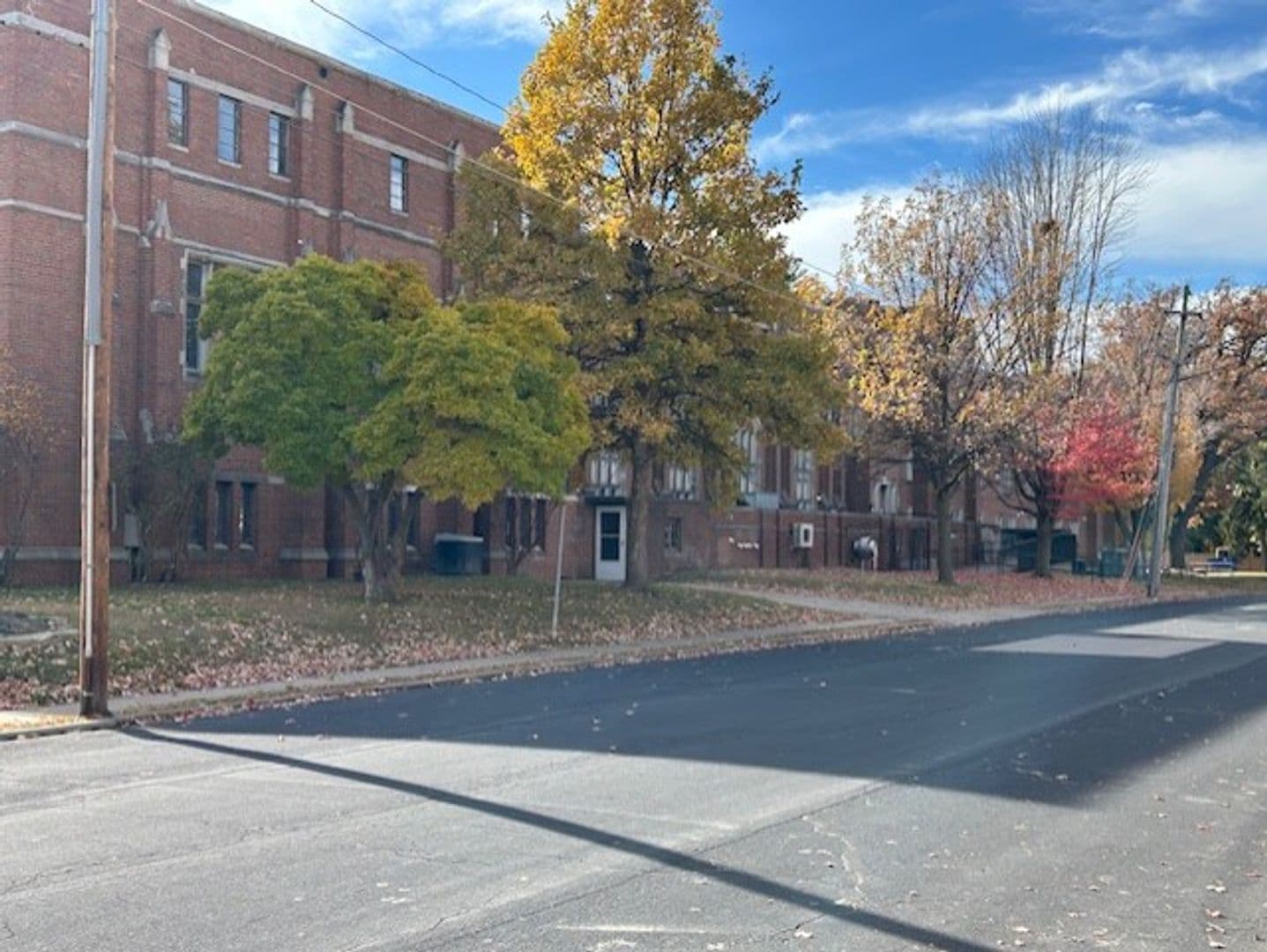 Davenport Apartment: 1607 W 12th Street