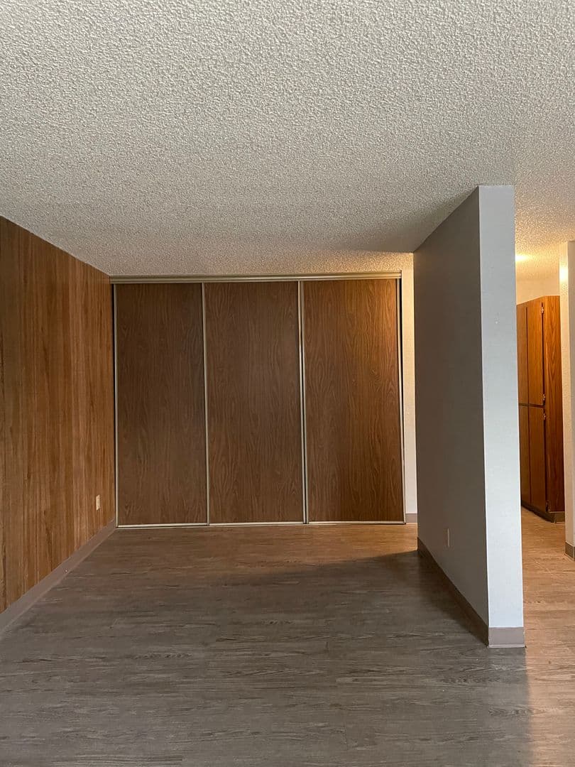 La Grande Apartment: 2310 E Q Ave - 41