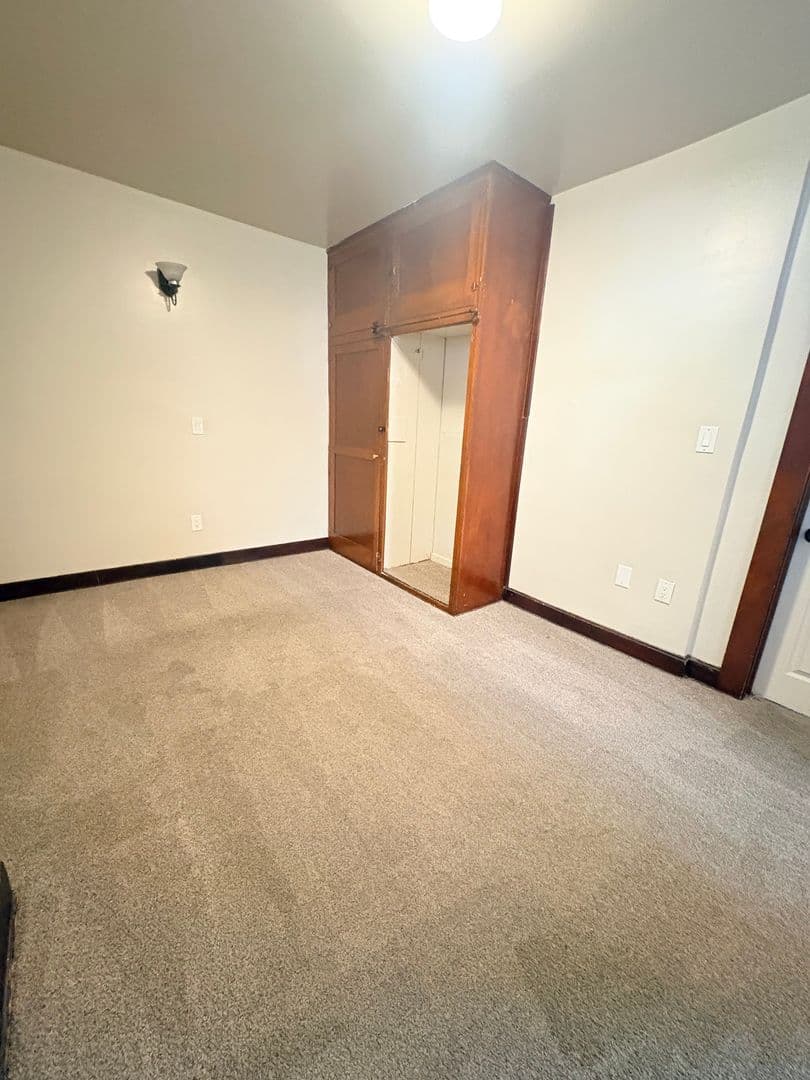 Spokane Apartment: 1619 N Madison St