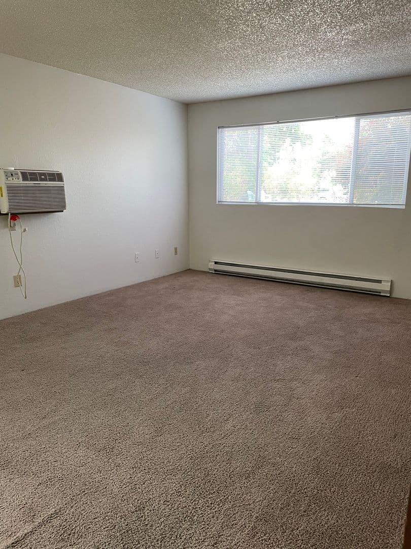 La Grande Apartment: 2310 E Q Ave - 48