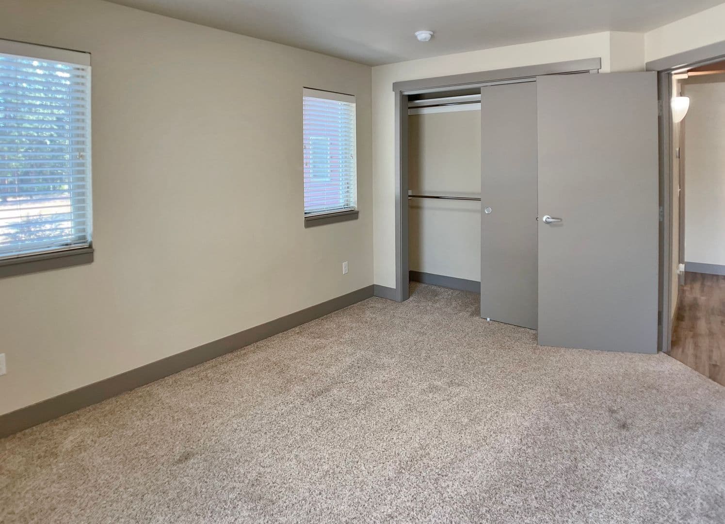 Coeur d Alene Apartment: 315 E Coeur d'Alene Lake Drive