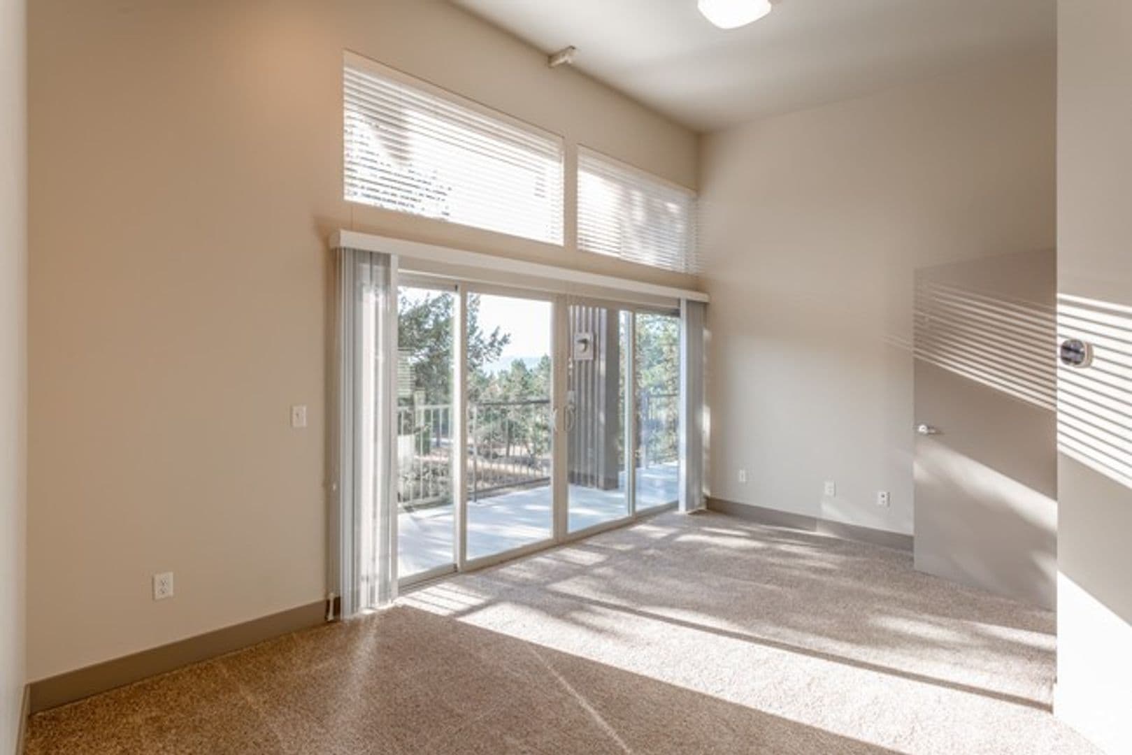 Coeur d Alene Apartment: 315 E Coeur d'Alene Lake Drive
