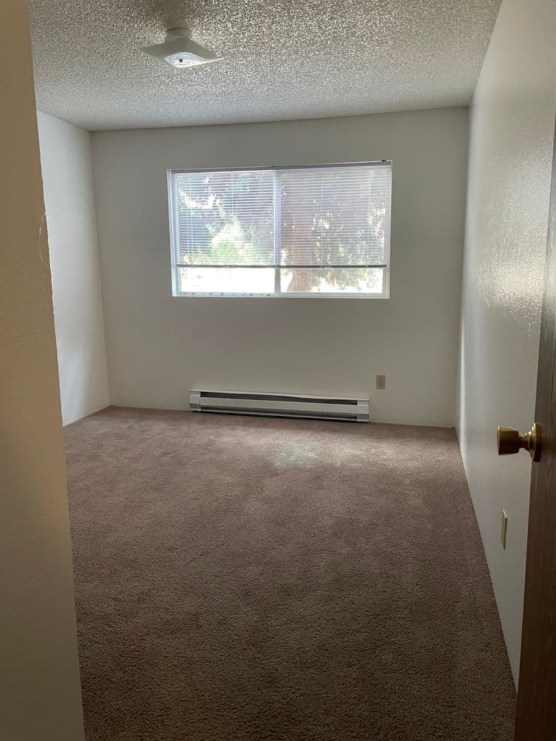 La Grande Apartment: 2310 E Q Ave - 48